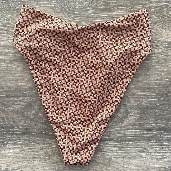 L*Space Ringo Bikini Top & Nancy Lee Bottoms in shimmer kaleidoscope eyes - Picture 8 of 15